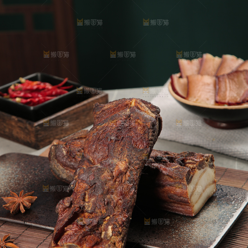 深底上的腊肉