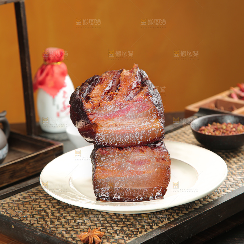 深底上的腊肉