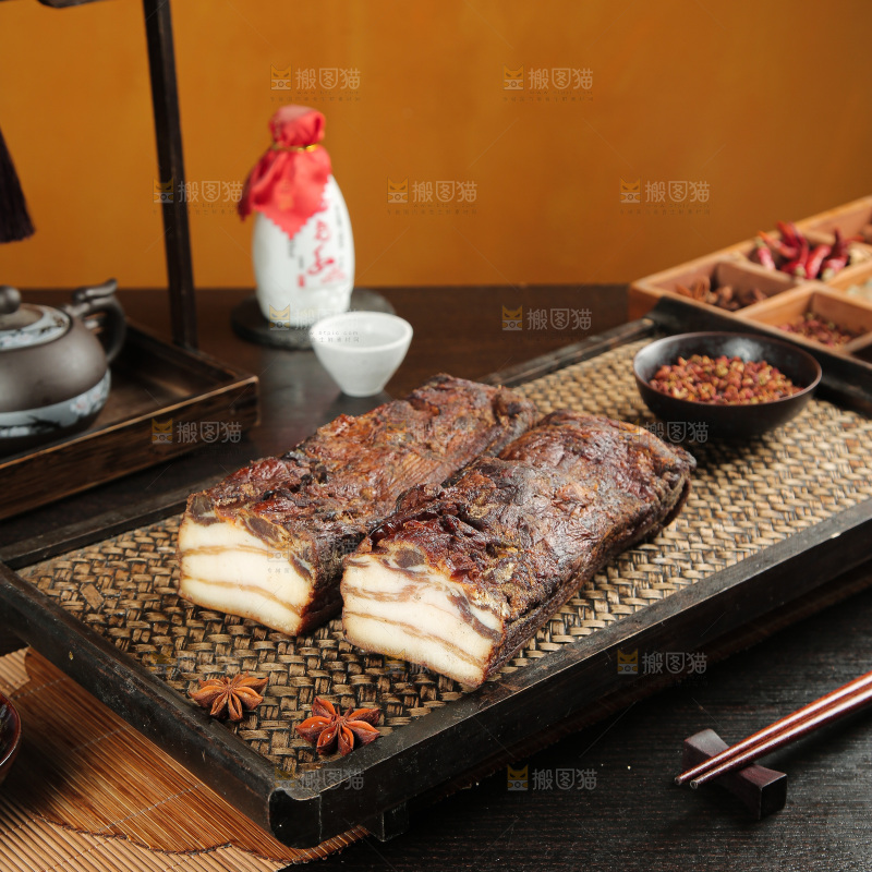 深底上的腊肉