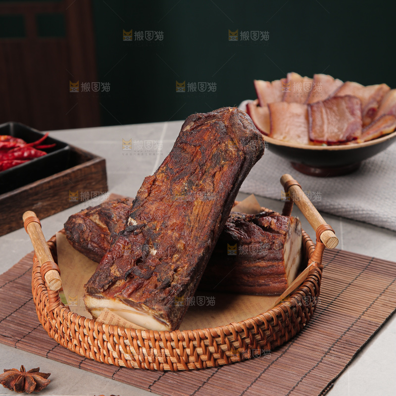 深底上的腊肉