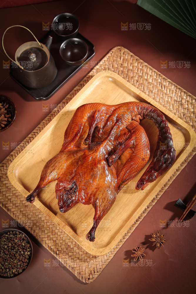深底上的酱鸭