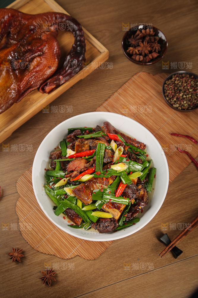 深底上的炒腊鸭