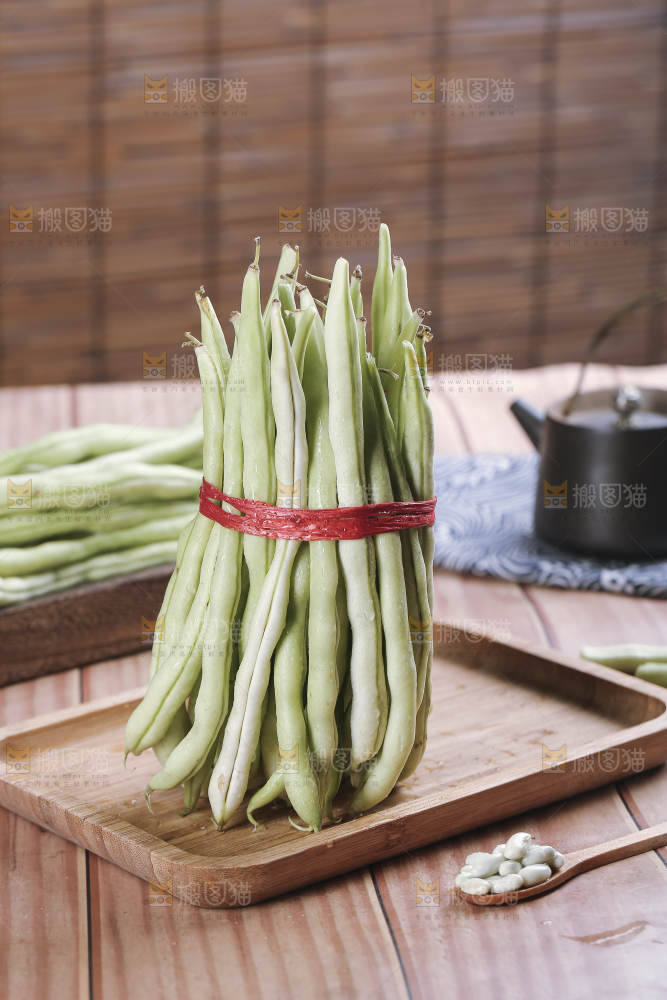 木底上的白芸豆角