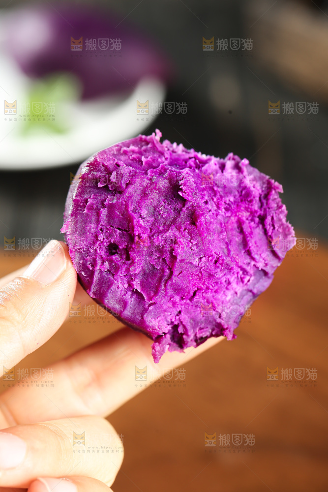 深底上的紫薯