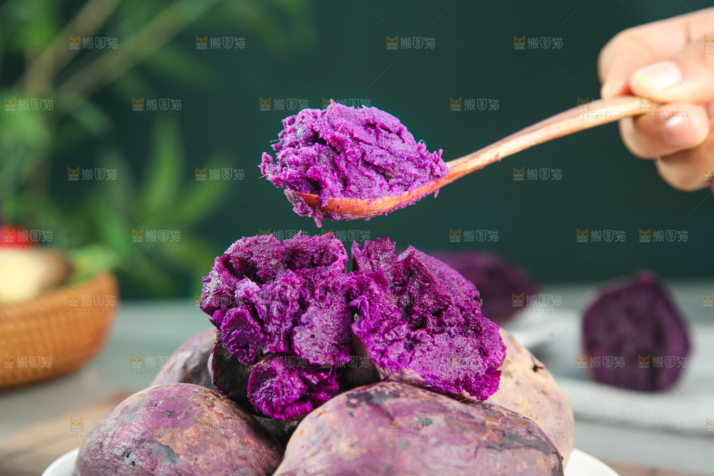 深底上的紫薯