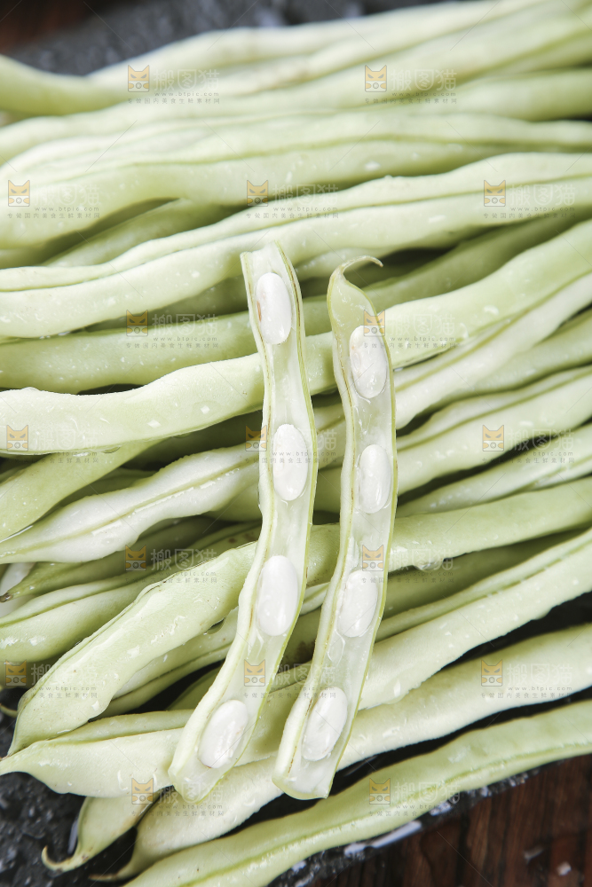 木底上的白芸豆角