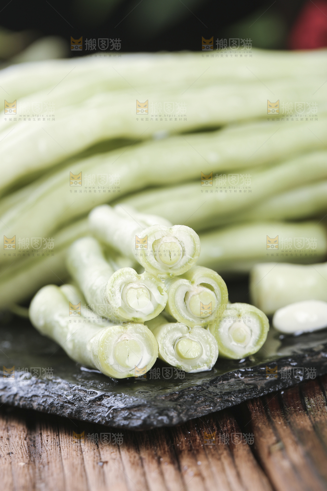木底上的白芸豆角