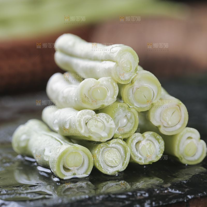 木底上的白芸豆角