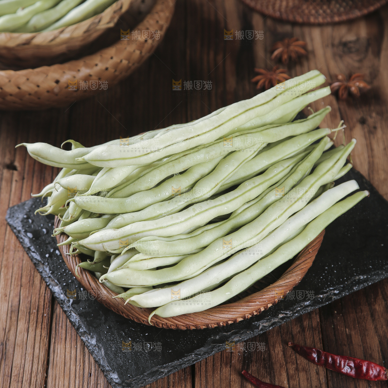 木底上的白芸豆角