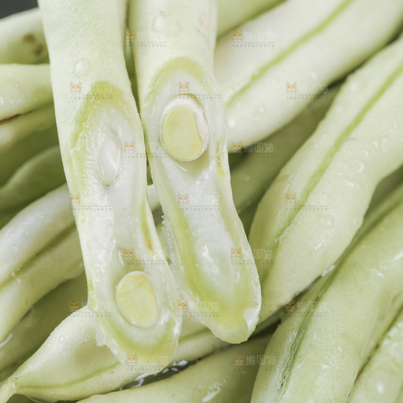 木底上的白芸豆角