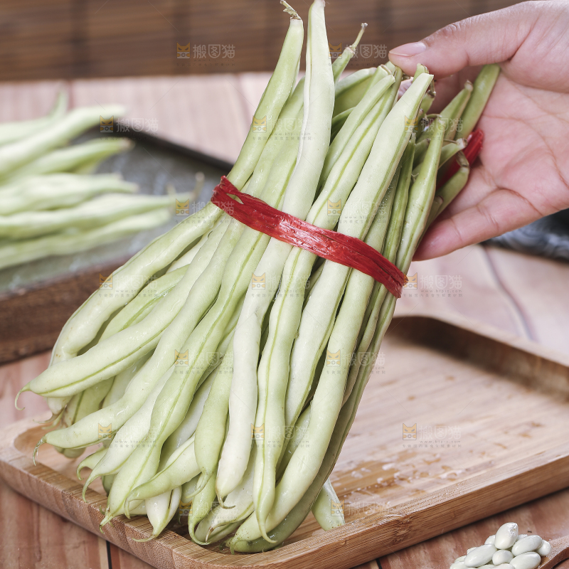 木底上的白芸豆角