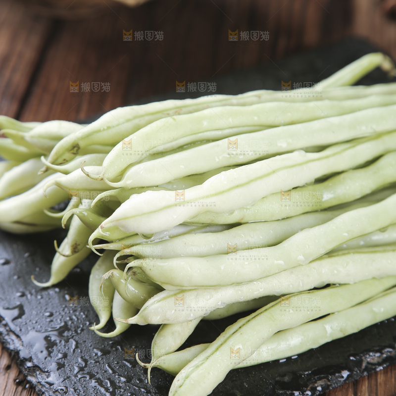 木底上的白芸豆角