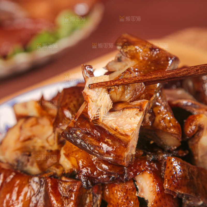 深底上的酱鸭