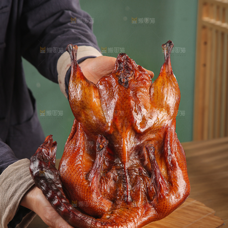 深底上的酱鸭