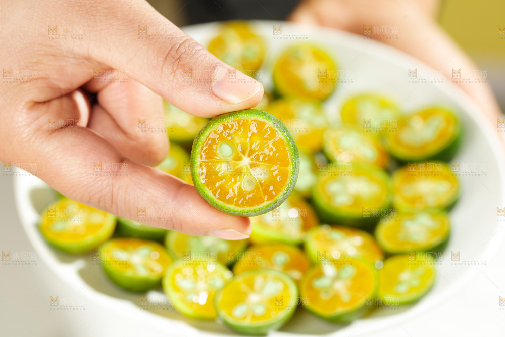 深底上的小青桔