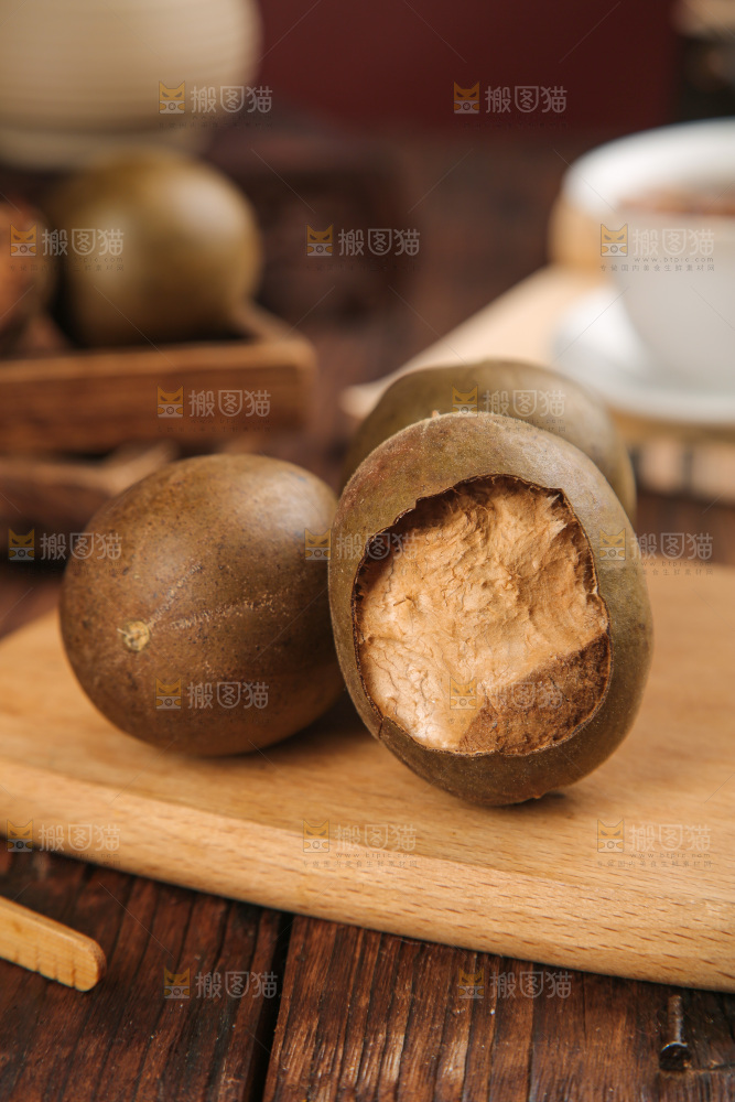 木底上的罗汉果