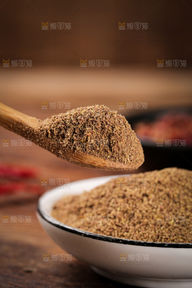 深底上的花椒粉