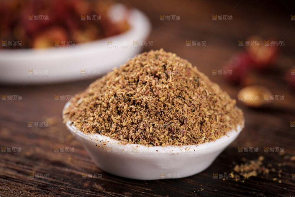 深底上的花椒粉