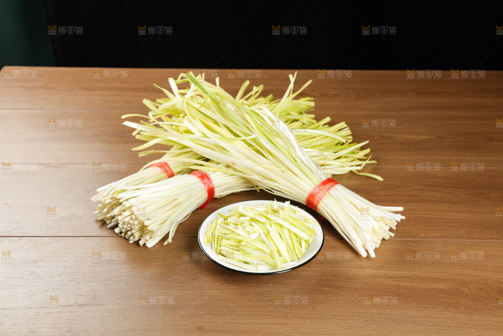 深底上的韭黄