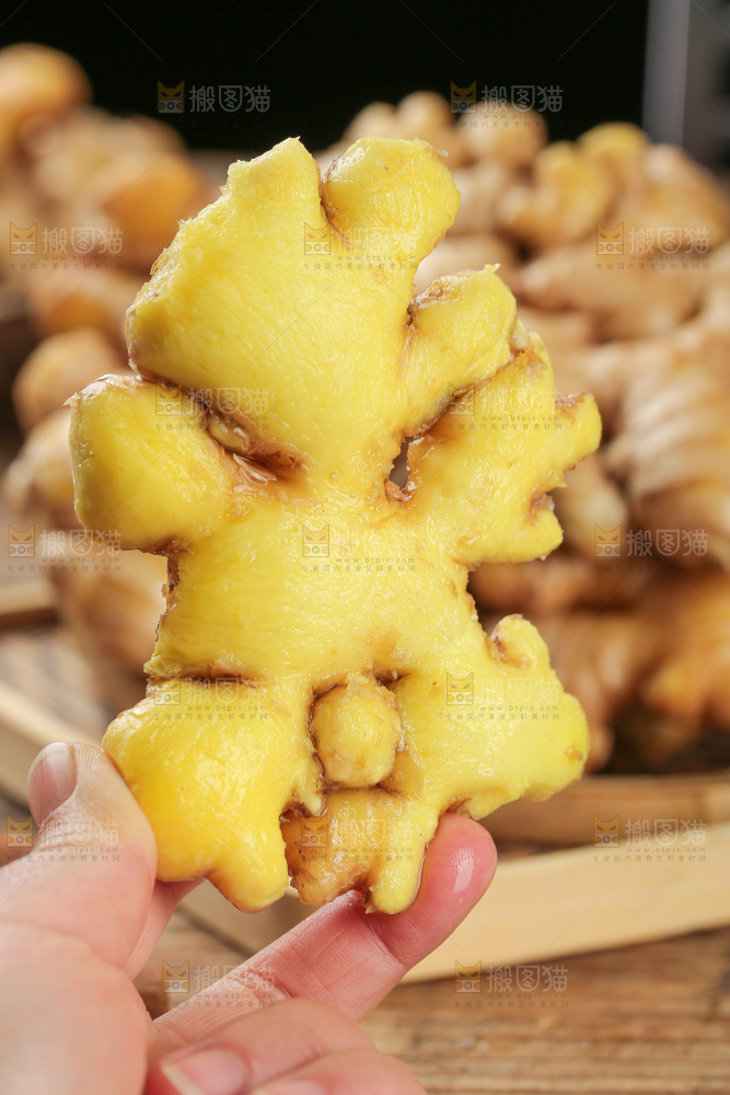 深底上的小黄姜