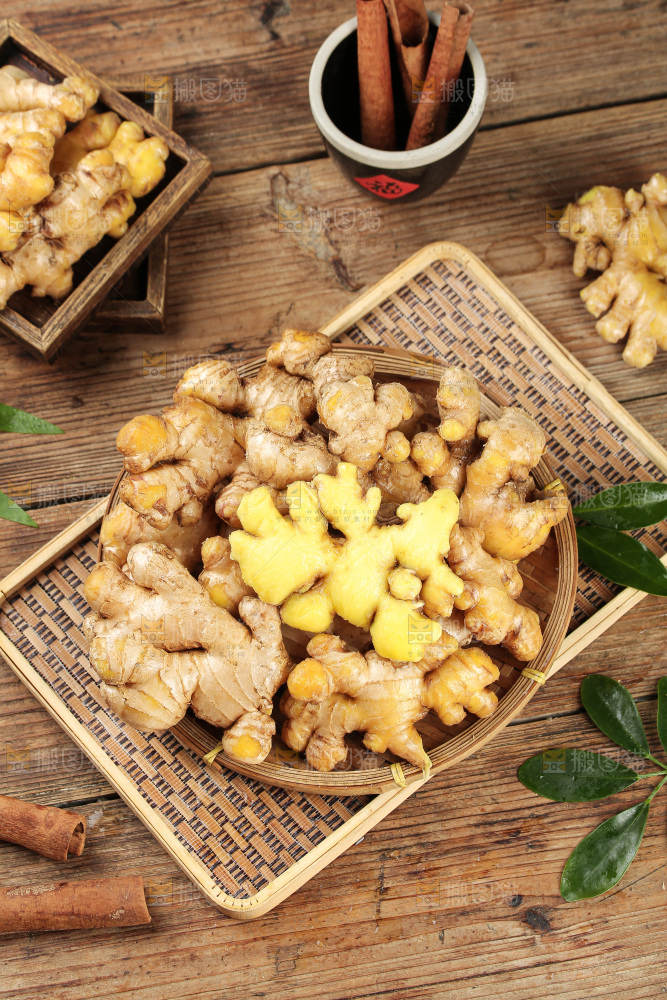 深底上的小黄姜