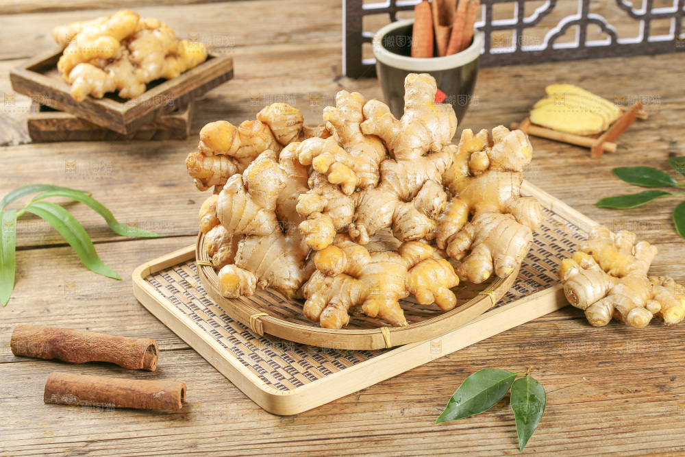 深底上的小黄姜