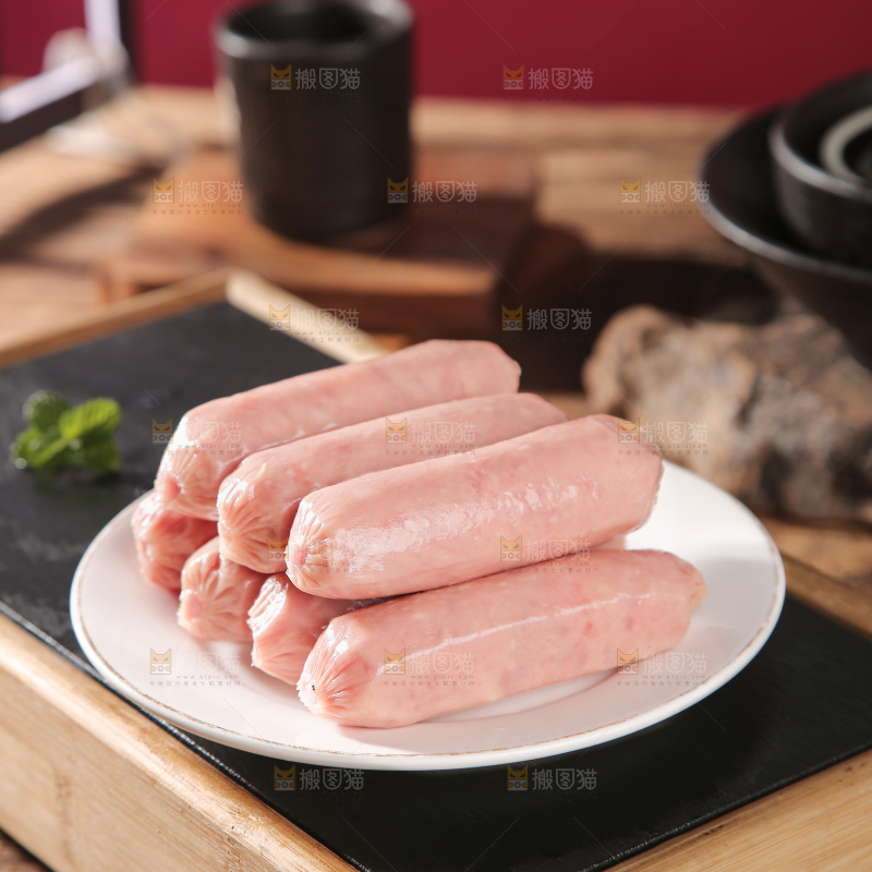 深底上的烤肠