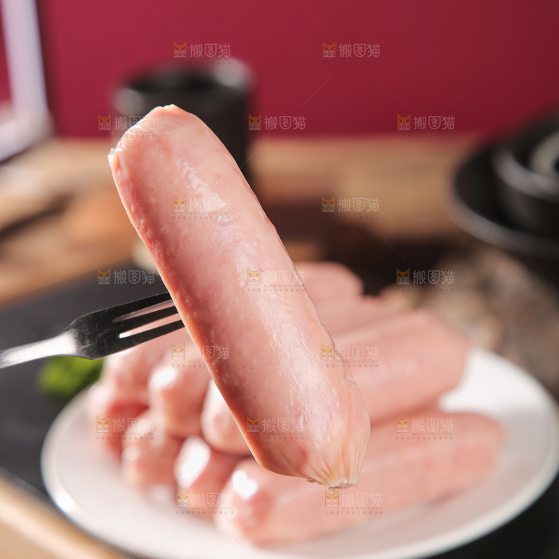 深底上的烤肠