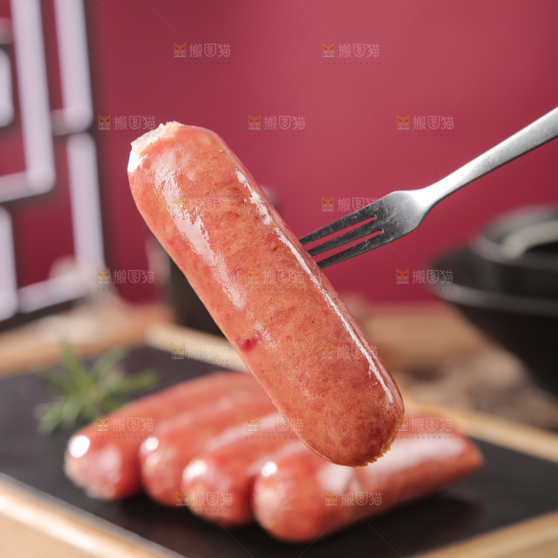 深底上的烤肠