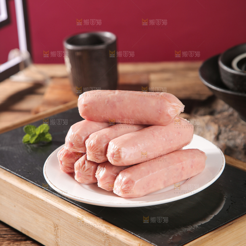 深底上的烤肠