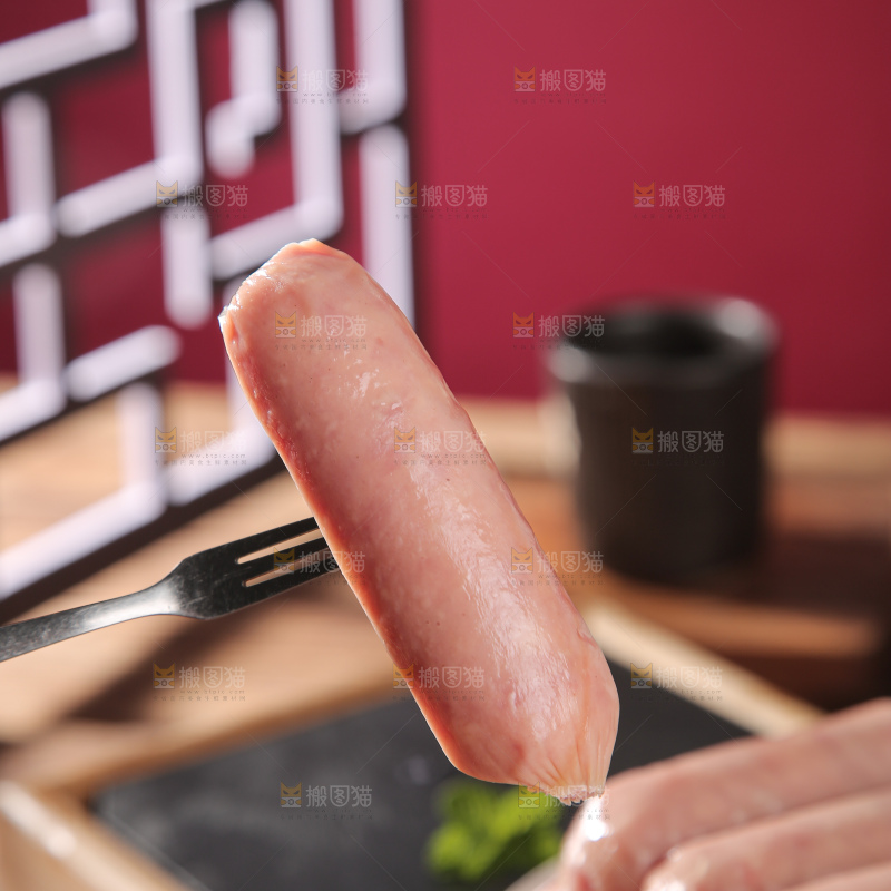 深底上的烤肠