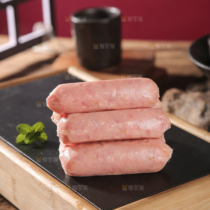 深底上的烤肠