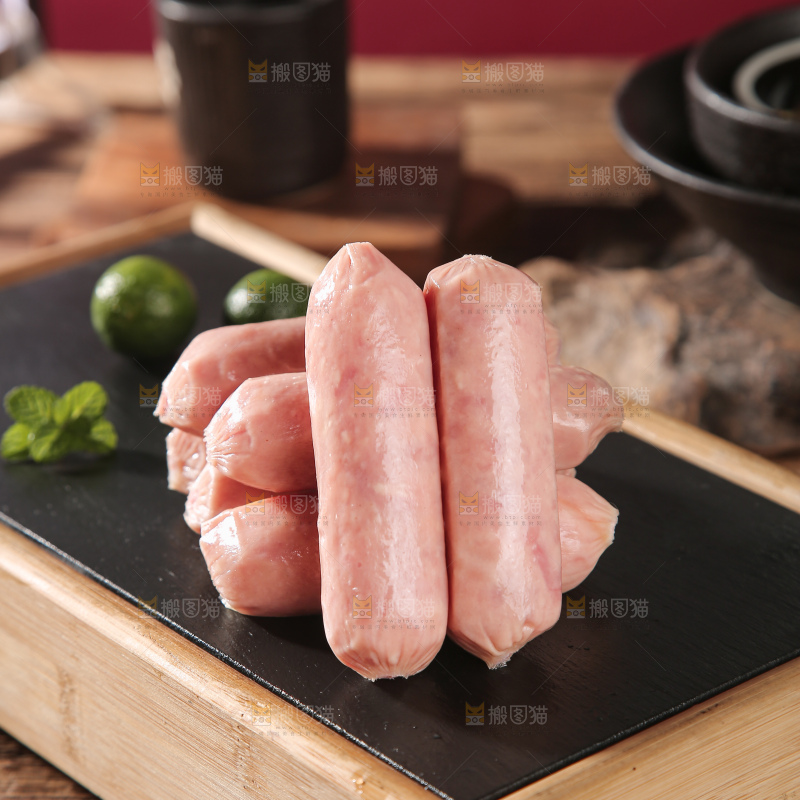 深底上的烤肠