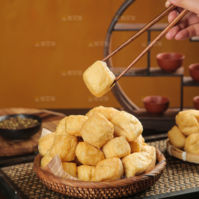 深底上的油豆泡