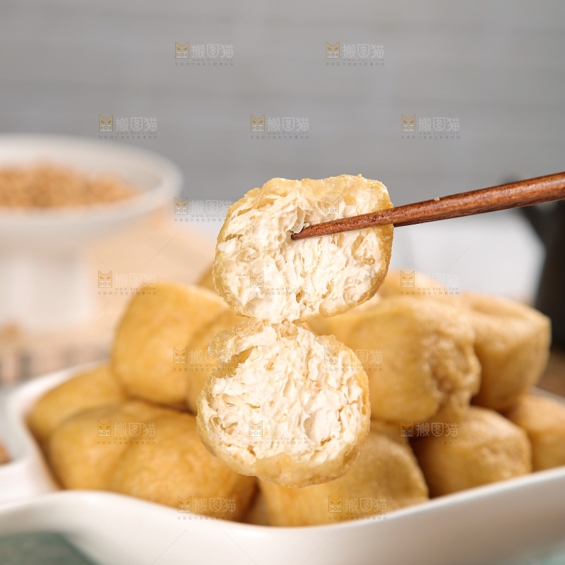 浅底上的油豆泡