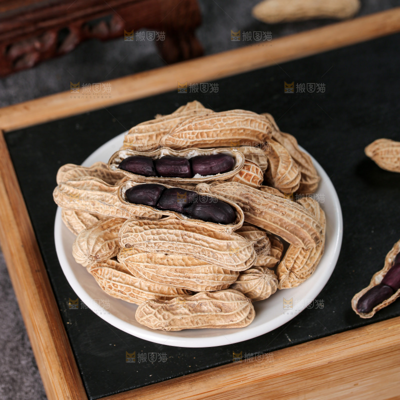 深底上的黑花生黑花生