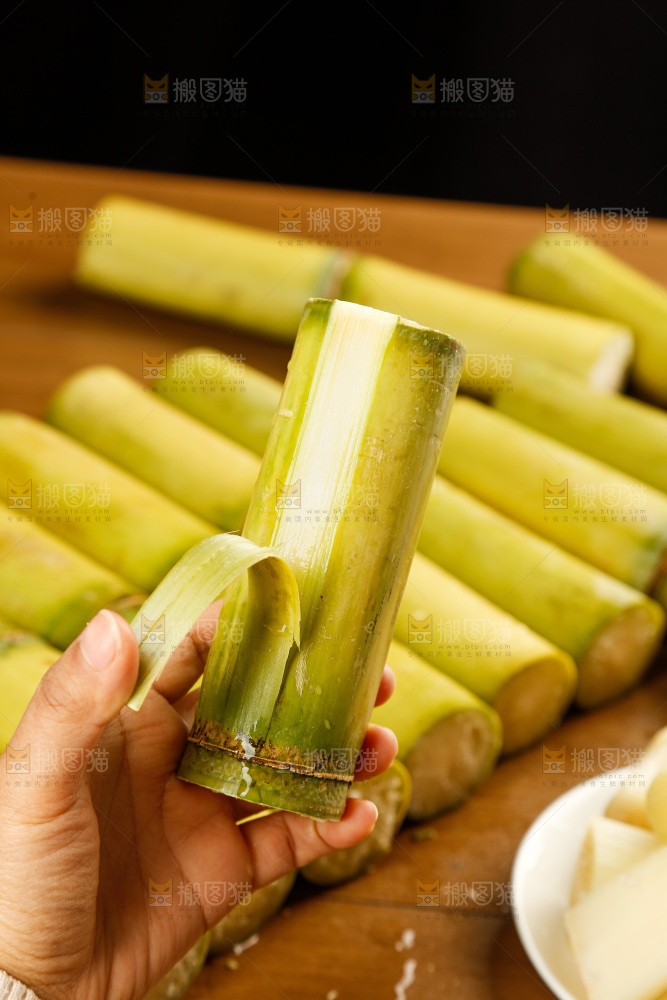 深底上的黄皮甘蔗