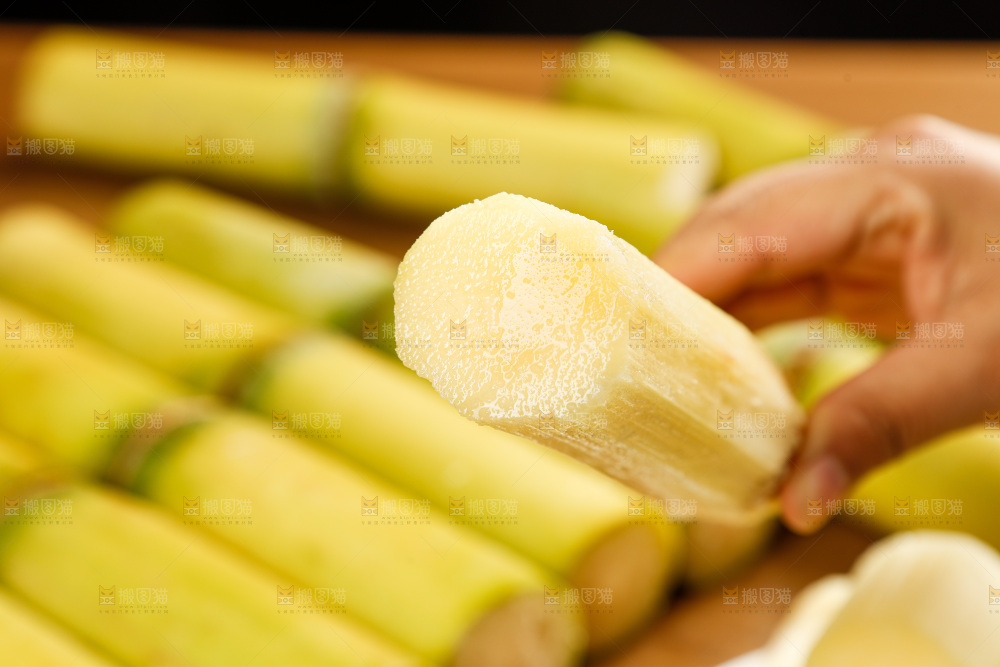 深底上的黄皮甘蔗