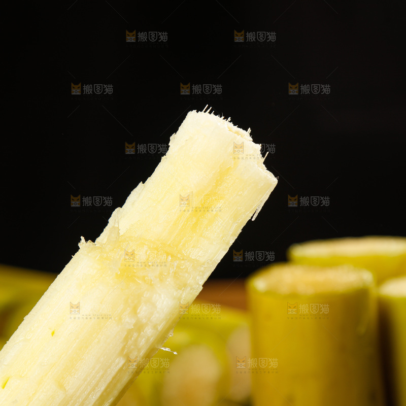 深底上的黄皮甘蔗