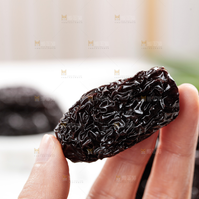 浅底上的黑晶枣