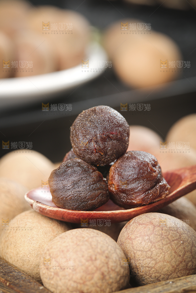 深底上的桂圆干