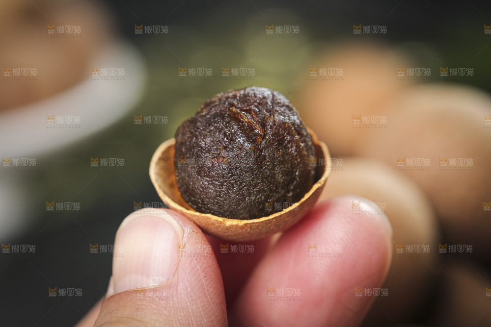 深底上的桂圆干