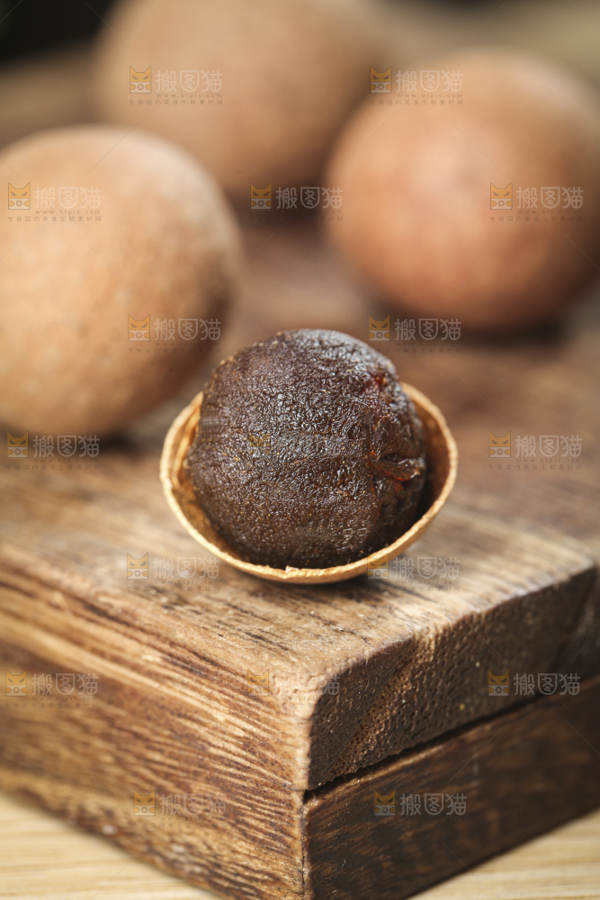 深底上的桂圆干