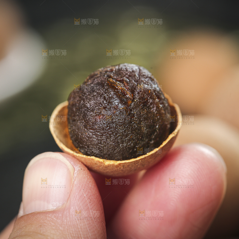 深底上的桂圆干