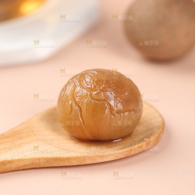 浅底上的桂圆干
