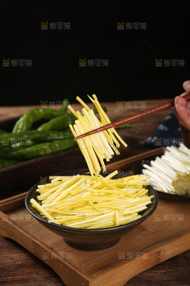 深底上的韭黄