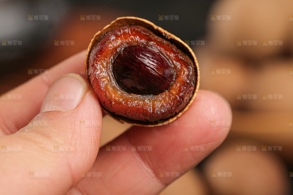 深底上的桂圆干