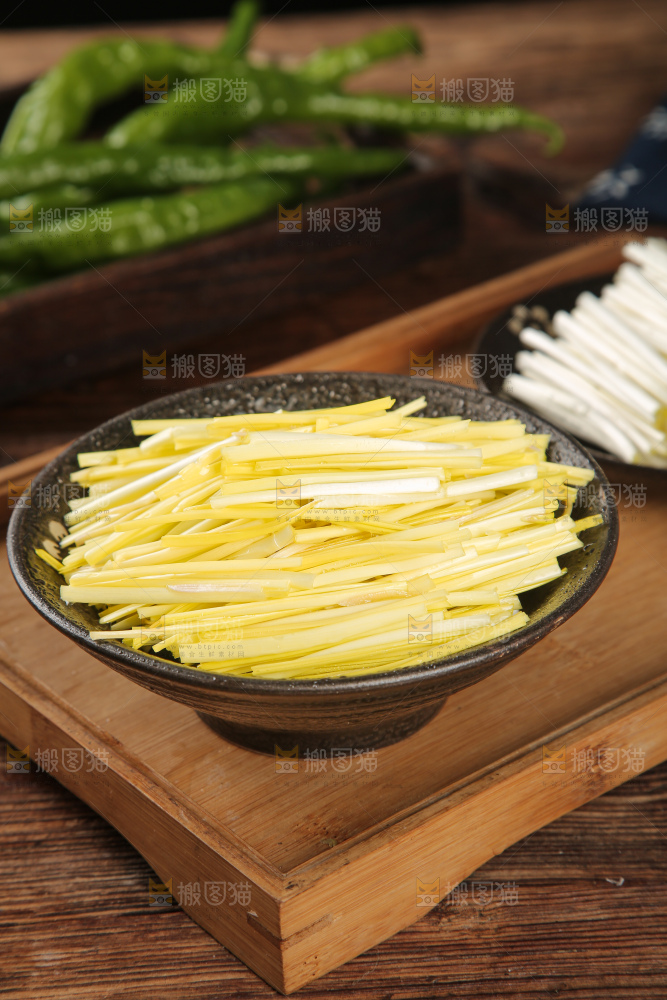 深底上的韭黄