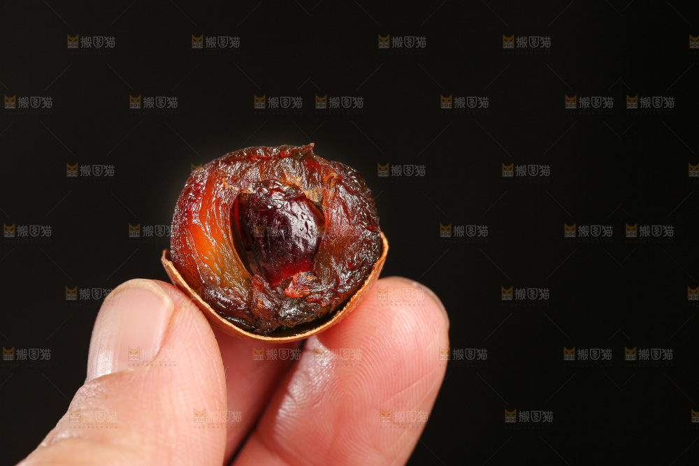 深底上的桂圆干