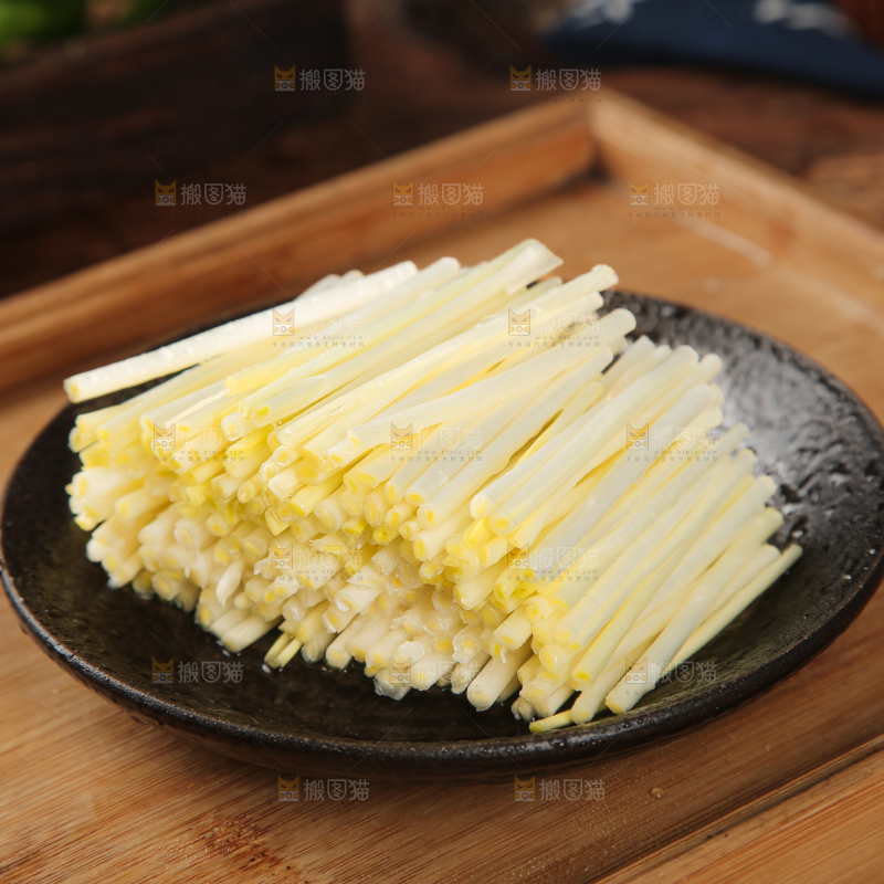 深底上的韭黄